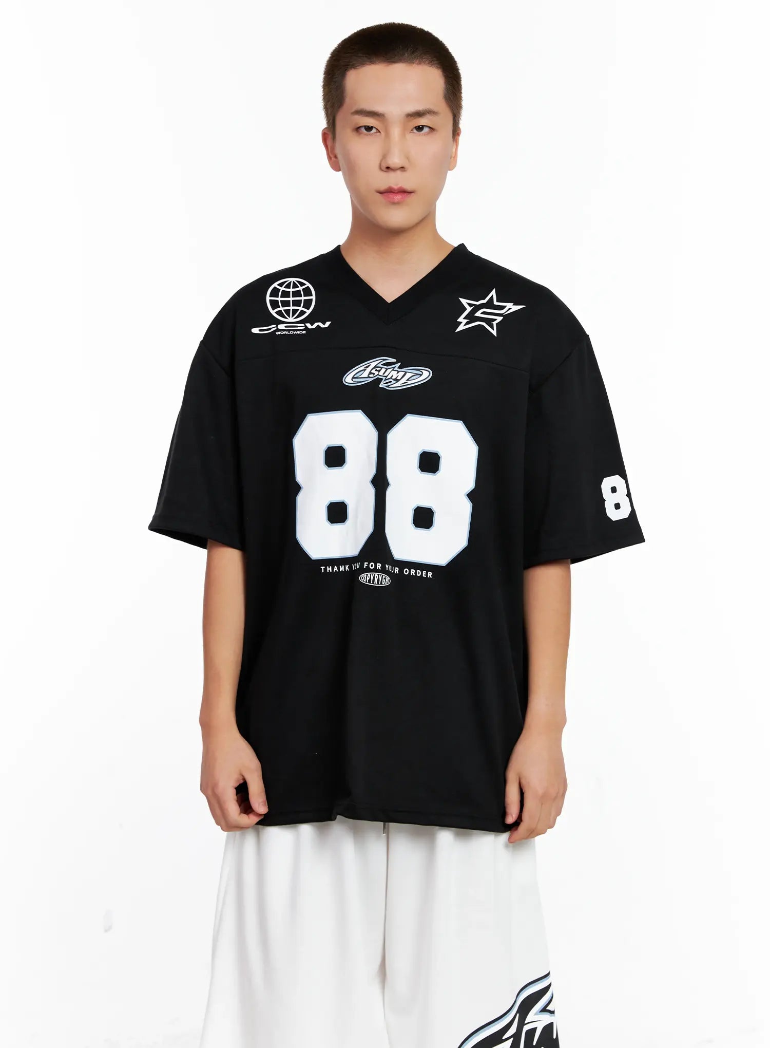 Men's Oversized Graphic V-Neck Tee IG508