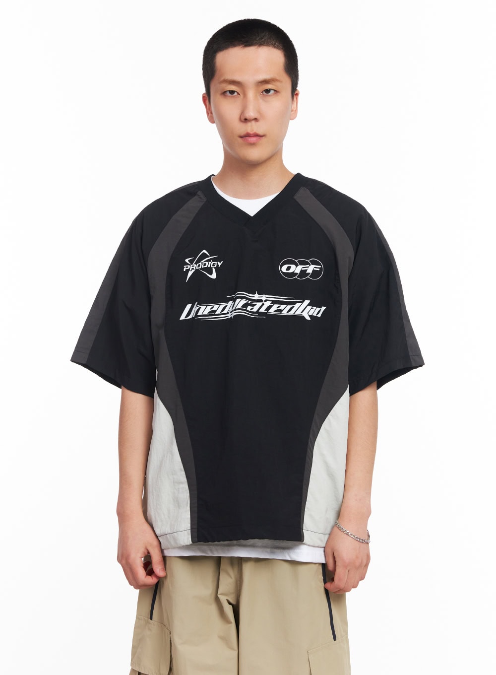 Men's Nylon Graphic V-Neck T-Shirt IU512