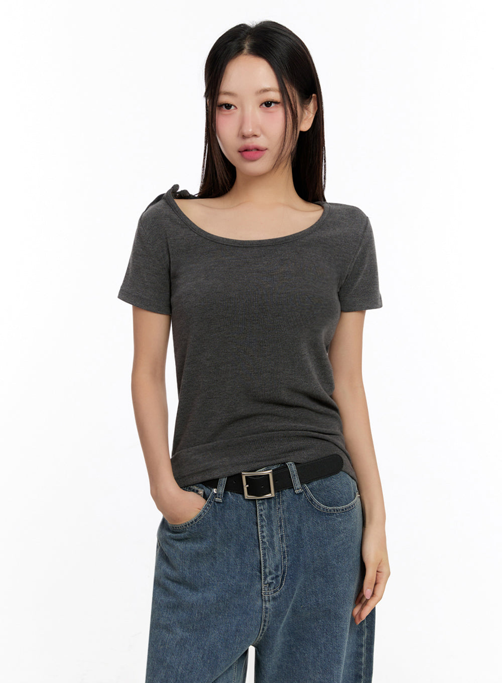 Slim-Fit Buttoned U Neck Top IU509