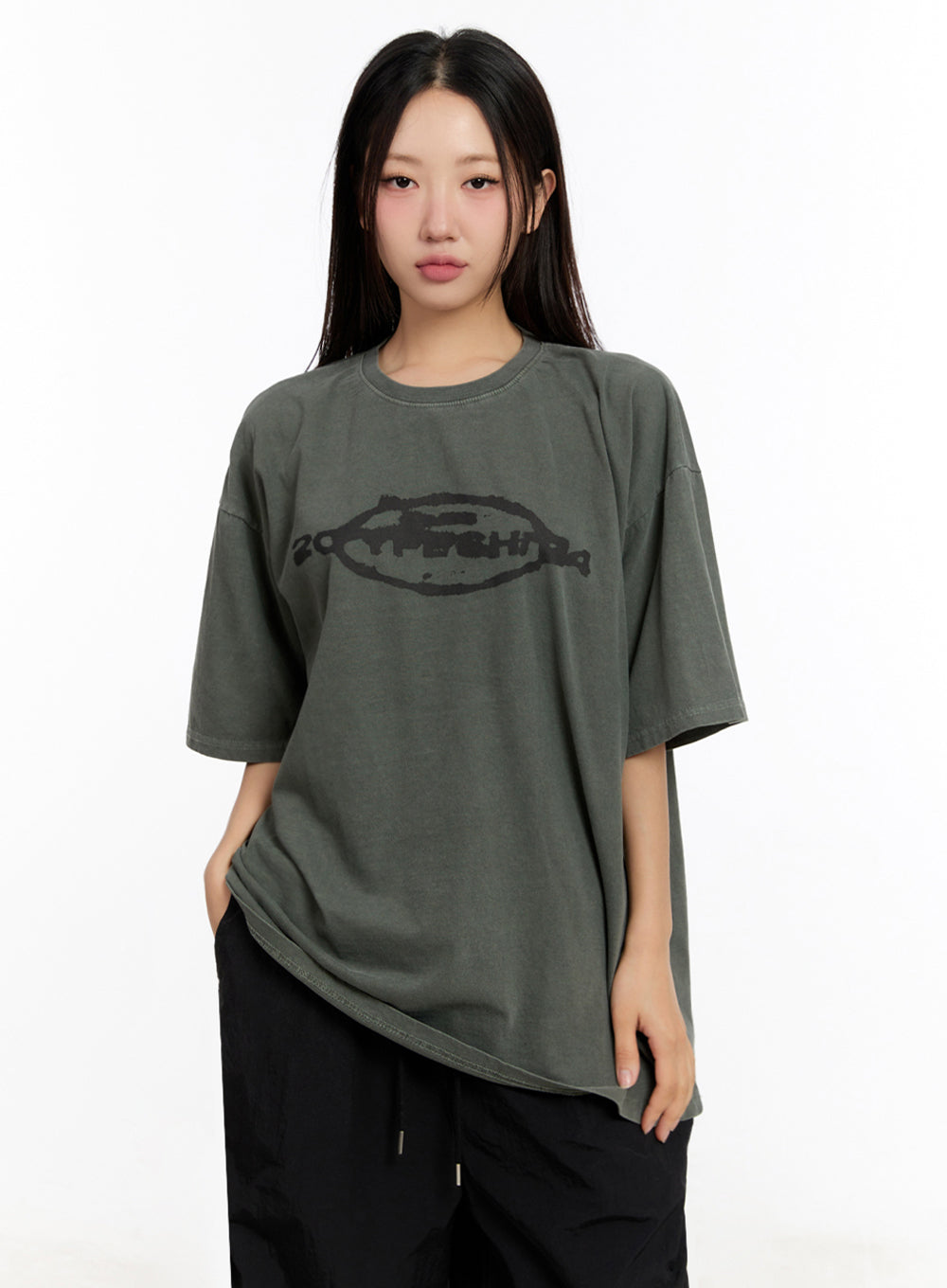 Oversized Washed Graphic Tee IU509