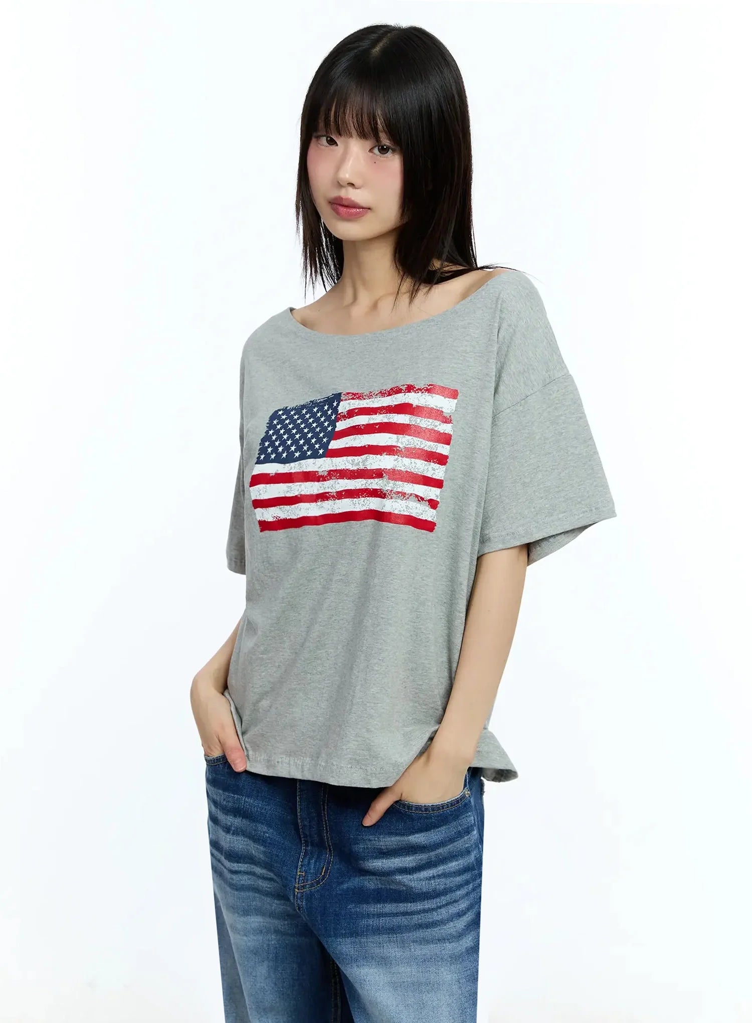 Off-Shoulder Graphic Print Tee IU525