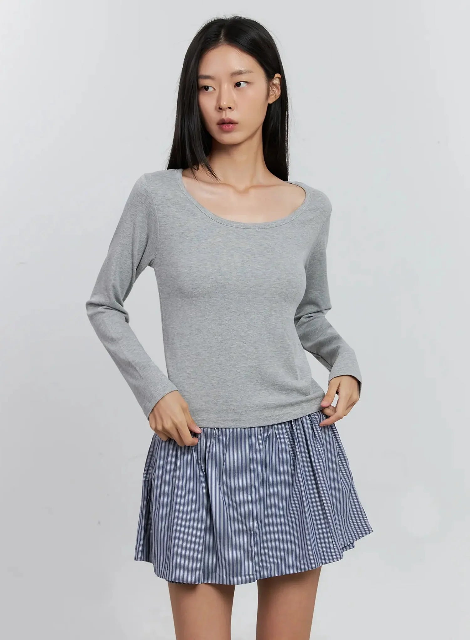 Round-Neck Long Sleeve Top IS515