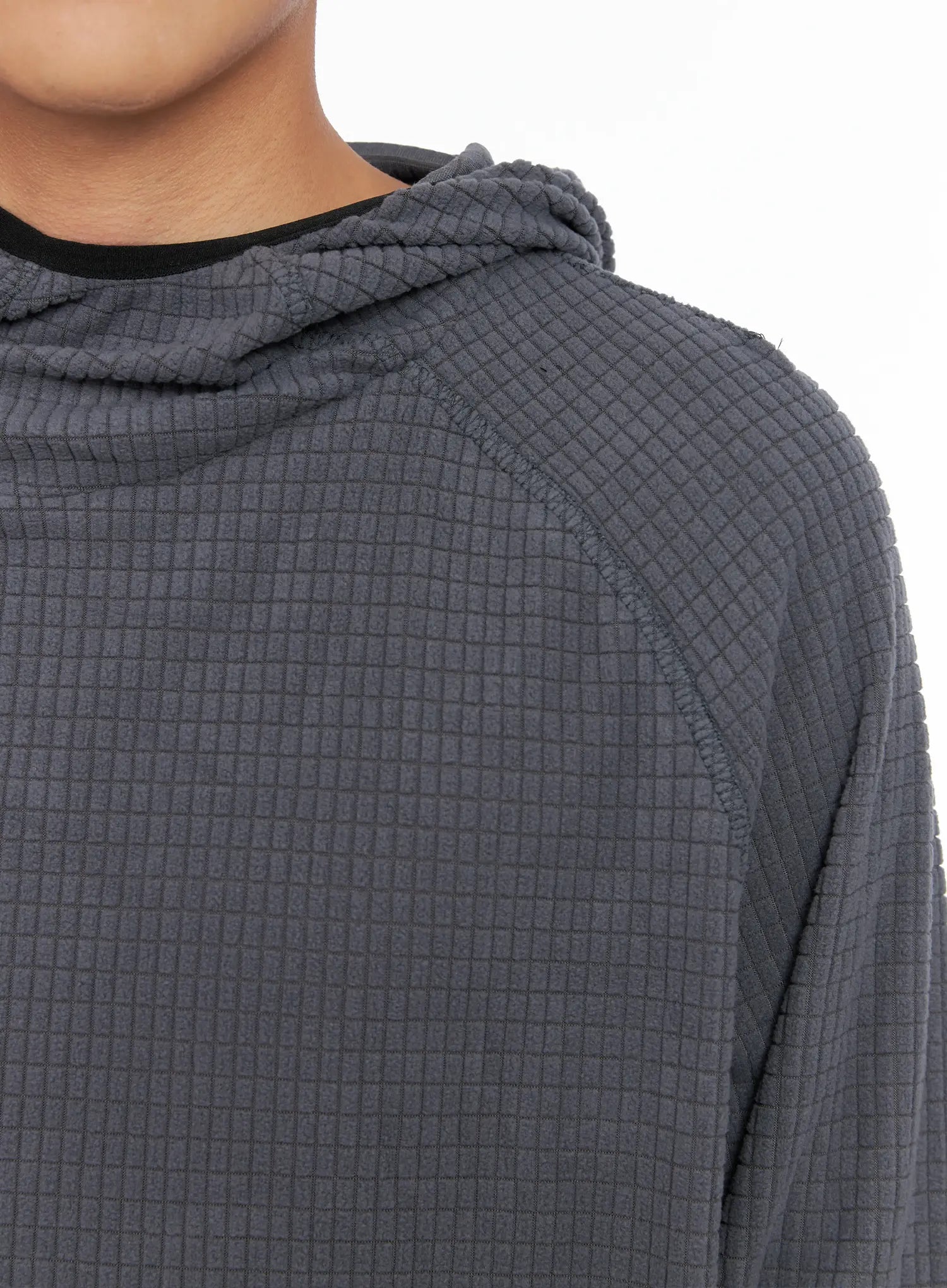 Men's Logo Detail Long Sleeve Hoodie IS502