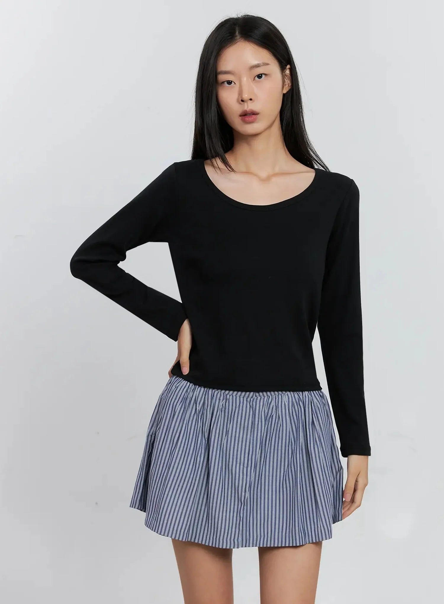 Round-Neck Long Sleeve Top IS515