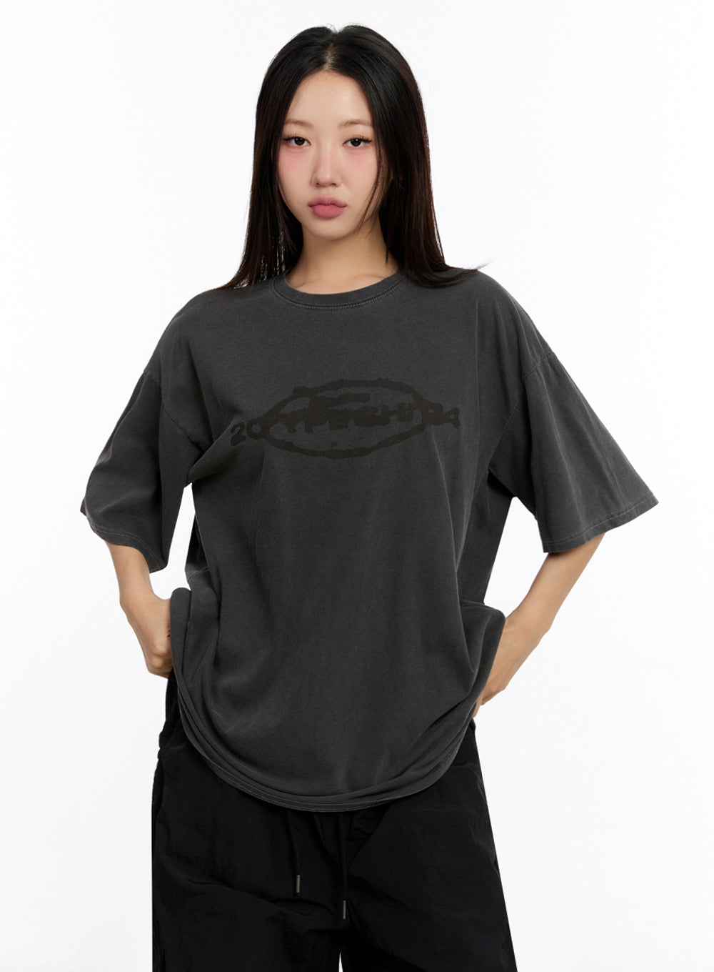 Oversized Washed Graphic Tee IU509