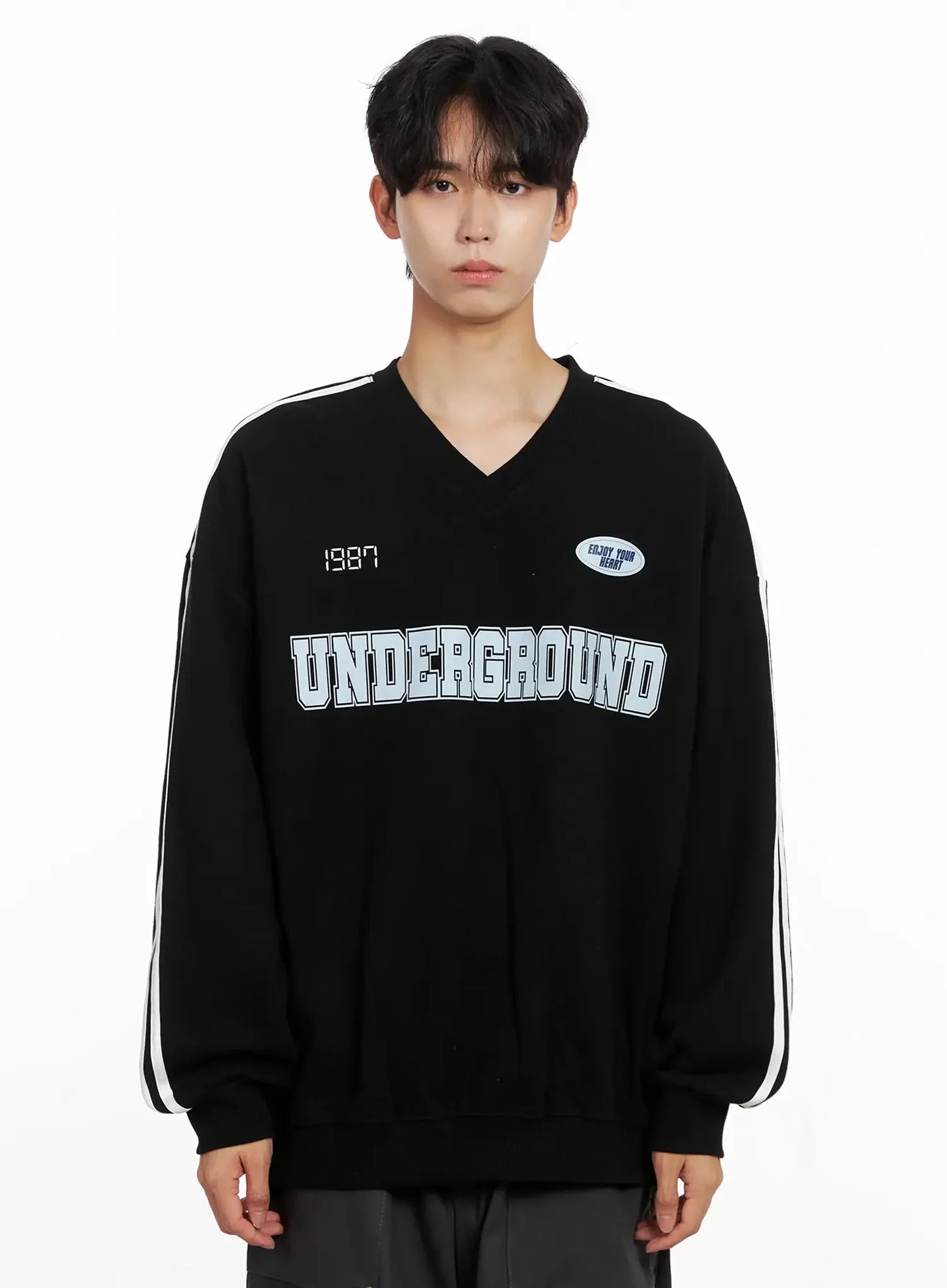 Men's Graphic V-Neck Sweatshirt IO516