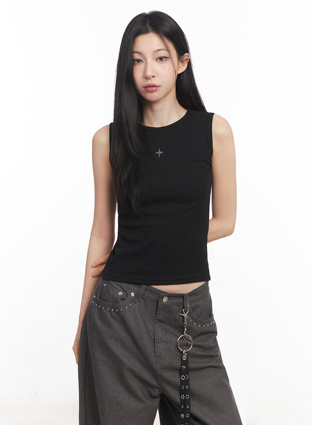 Slim-Fit Sleeveless Star Graphic Top IY516