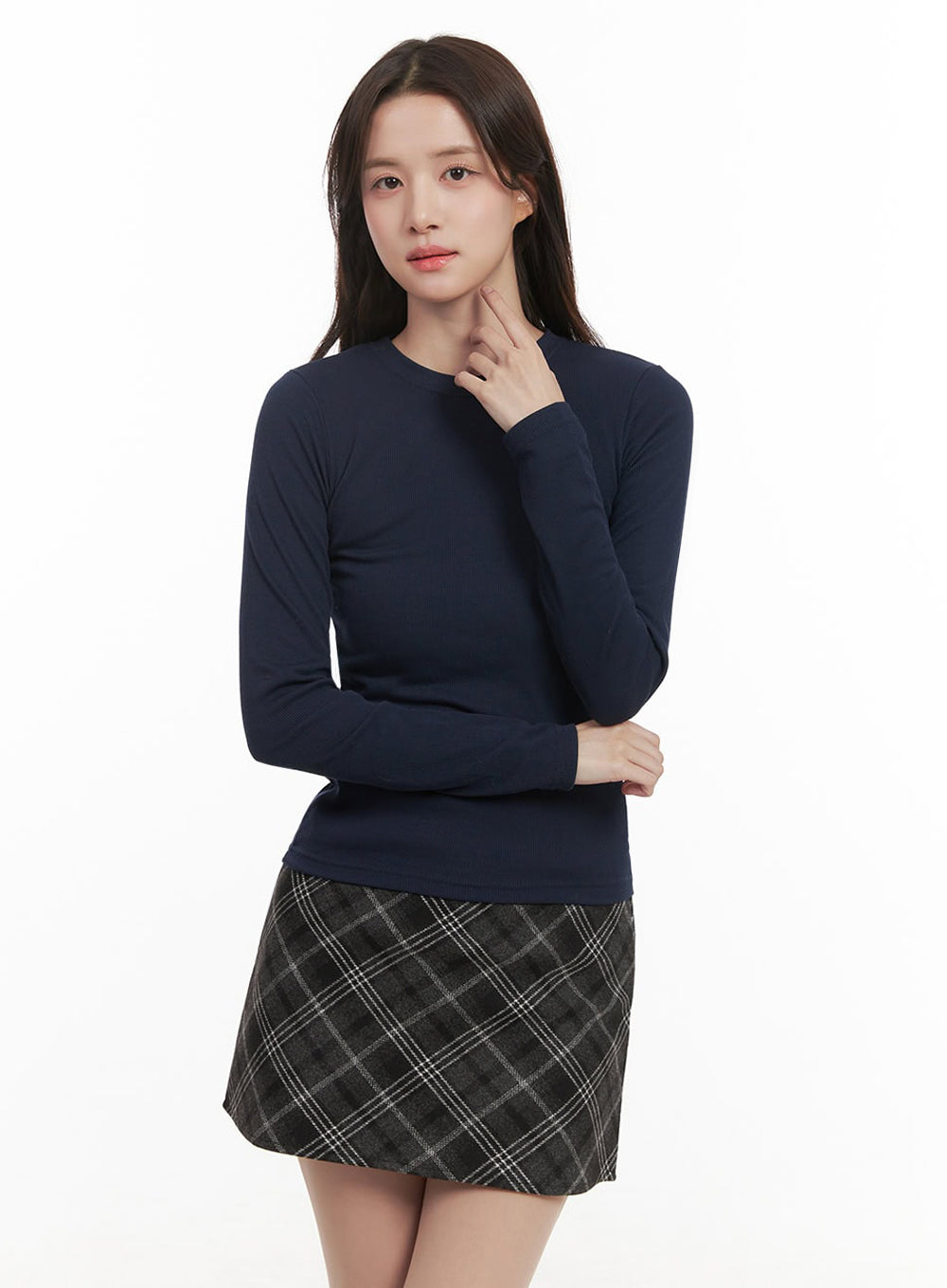 Essential Slim-Fit Long-Sleeve Top IJ510