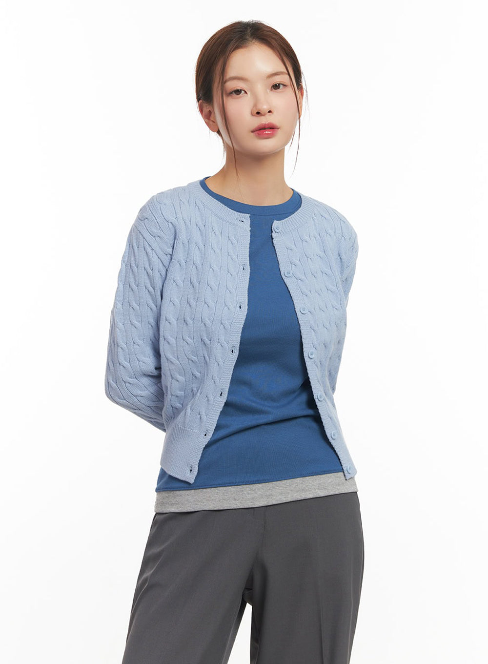 Cable-Knit Buttoned Cardigan IM524