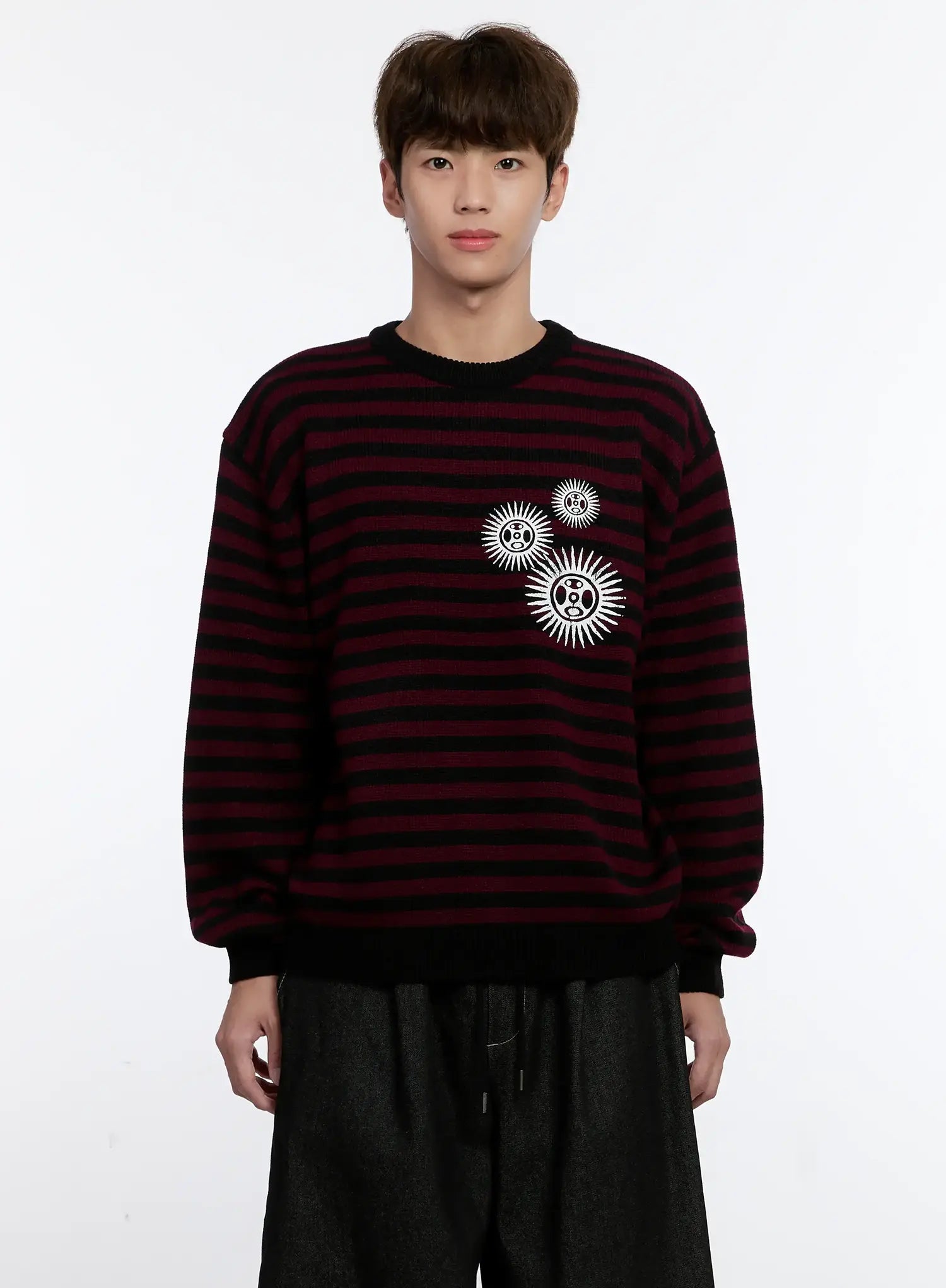 Men's Sunburst Striped Knit Sweater IS529