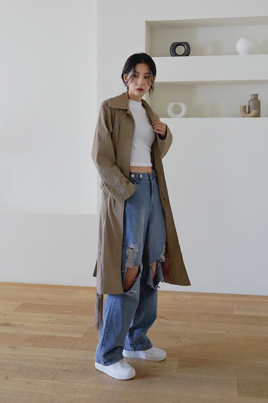 Destroyed Wide Leg Jeans J24