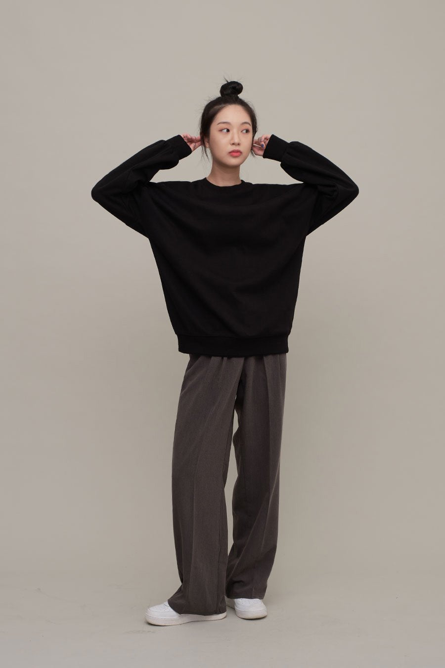 Essential Sweatshirt F17