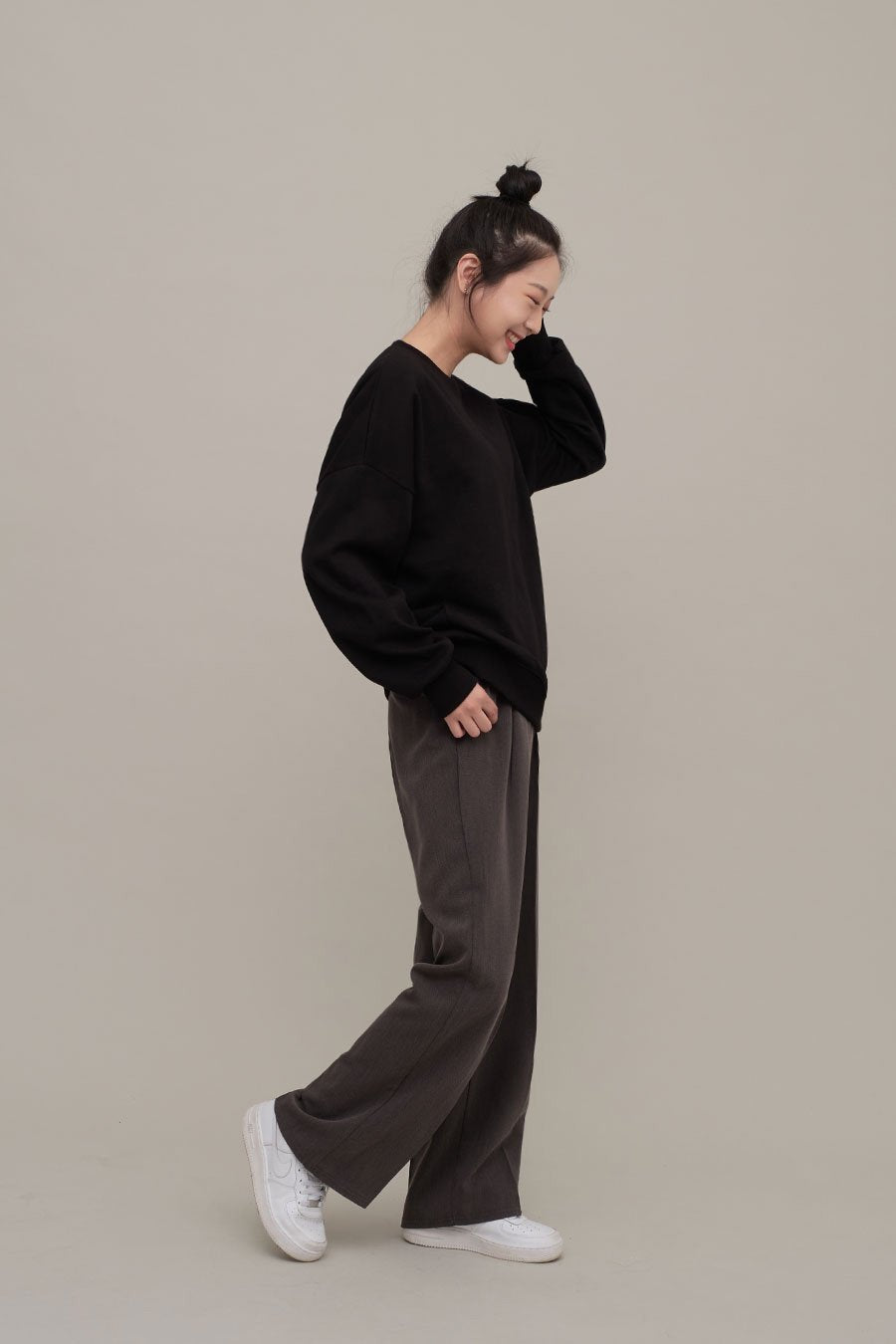 Essential Sweatshirt F17