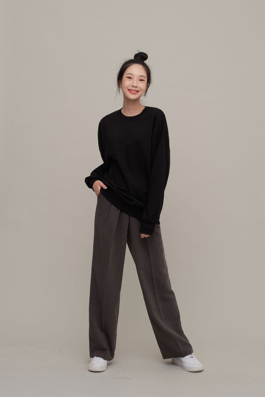 Essential Sweatshirt F17