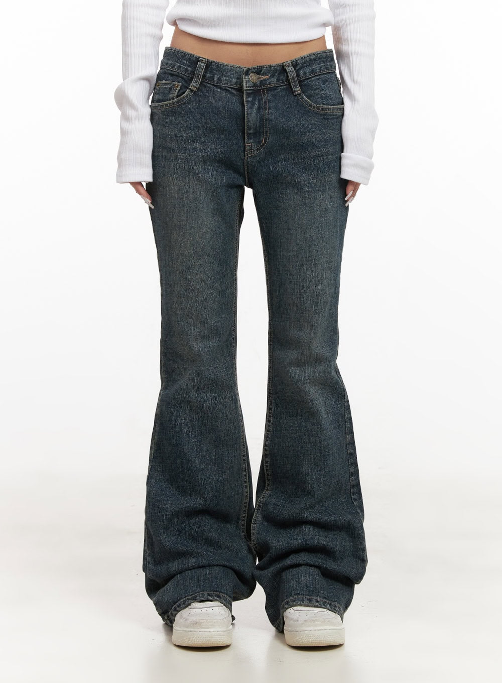 Natalia Low-Rise Flared Jeans CJ508