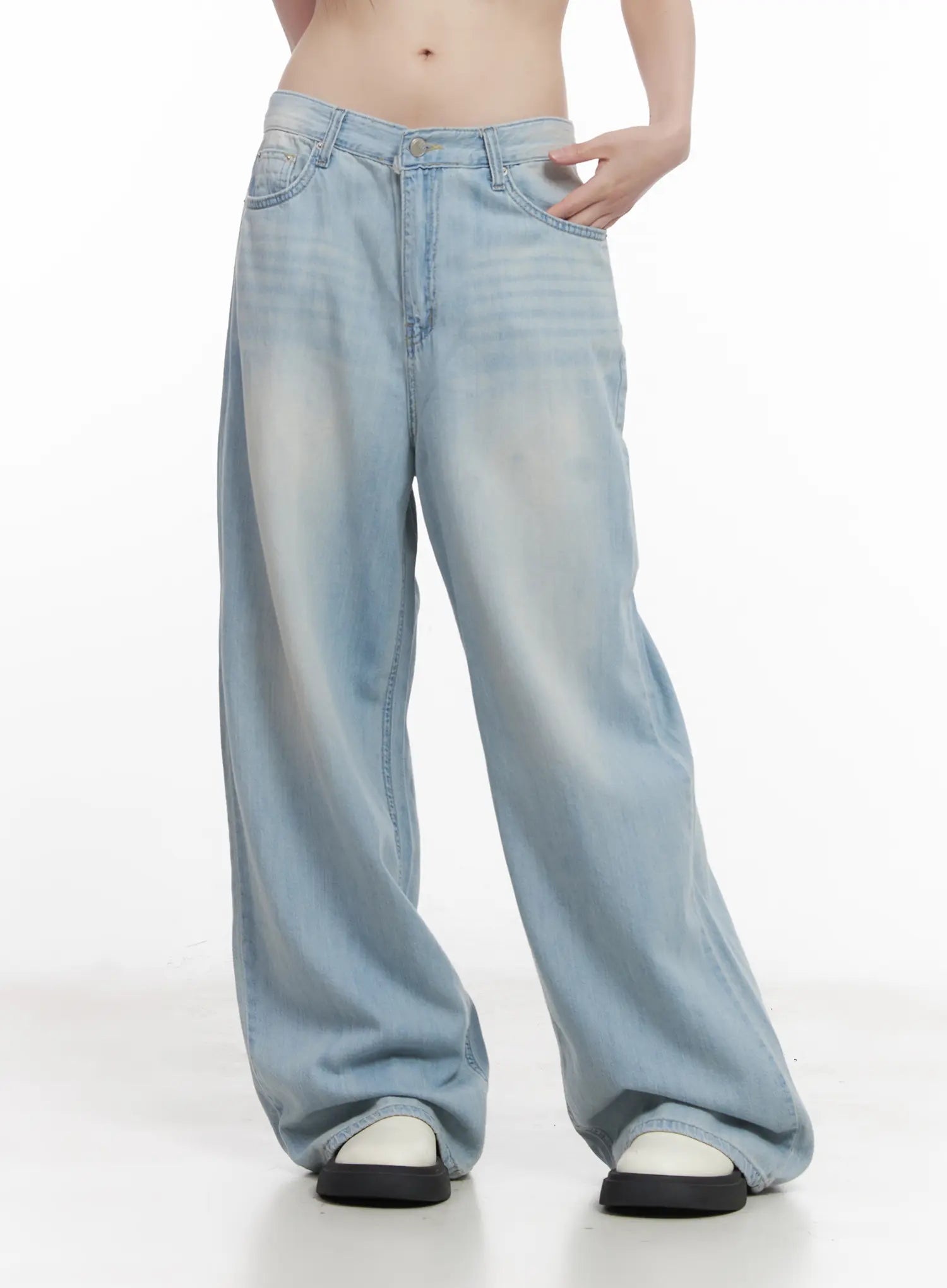 Garam Washed Wide-Leg Jeans CU518