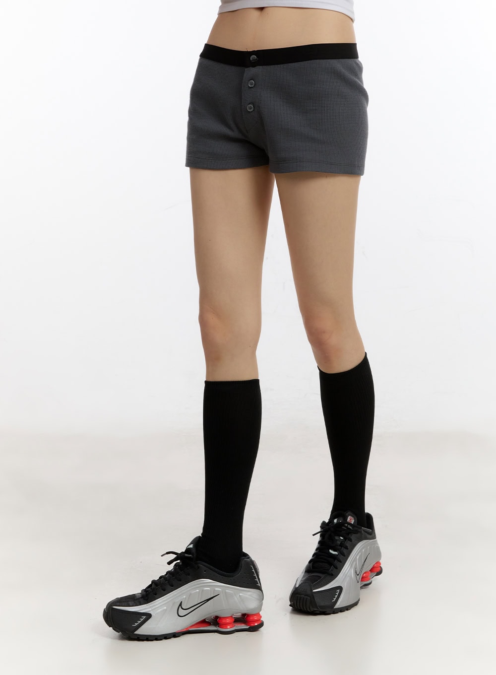 Low-Rise Buttoned Cotton Shorts CA508