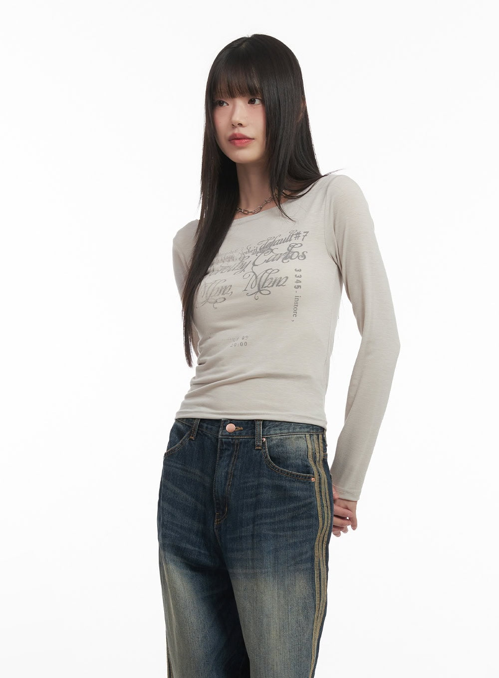 Slim-Fit Off-Shoulder Graphic Top CF518