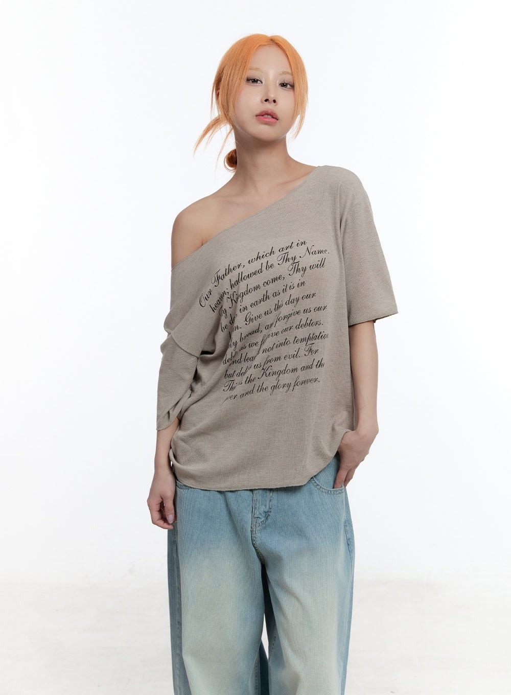 Loose-Fit Graphic Off-Shoulder Tee CU502