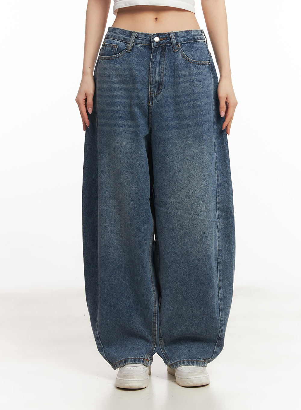Helley Stitched Baggy Jeans CA503