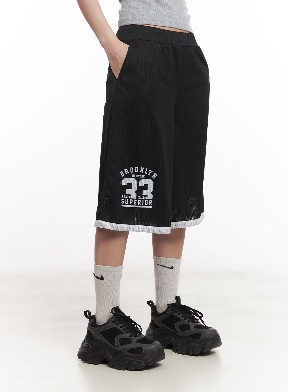 Active Graphic Sweatshorts CA525