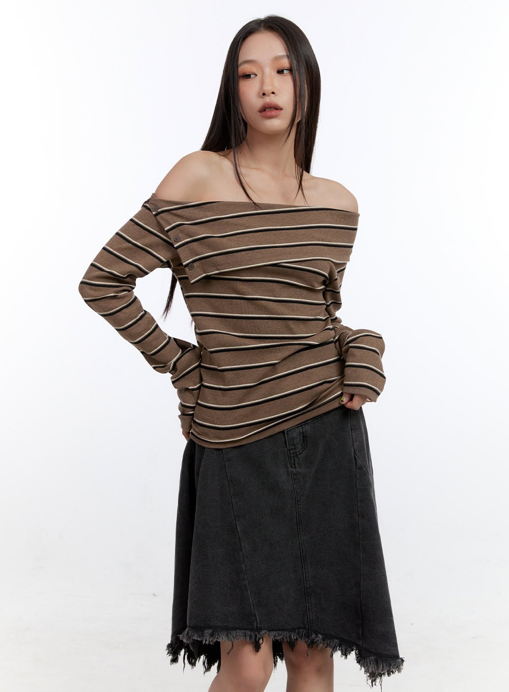 Buttoned Off-Shoulder Stripe Tee CN401