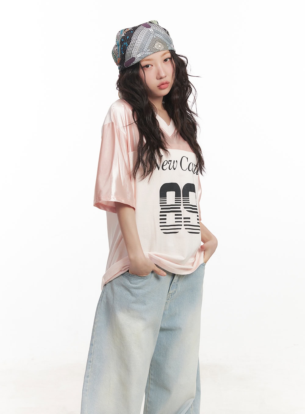 Graphic V-Neck Oversized Tee CA518