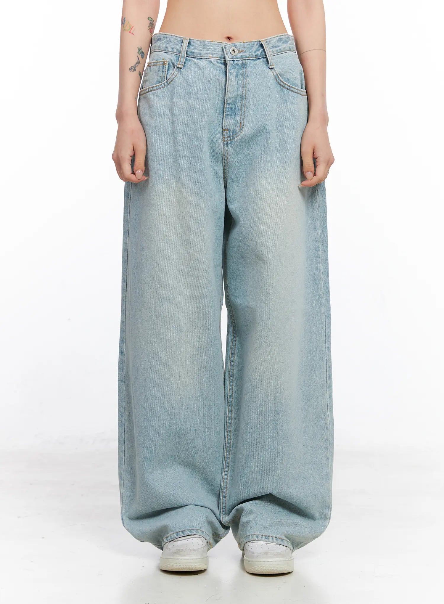 Zizi Wide-Leg Jeans CO508