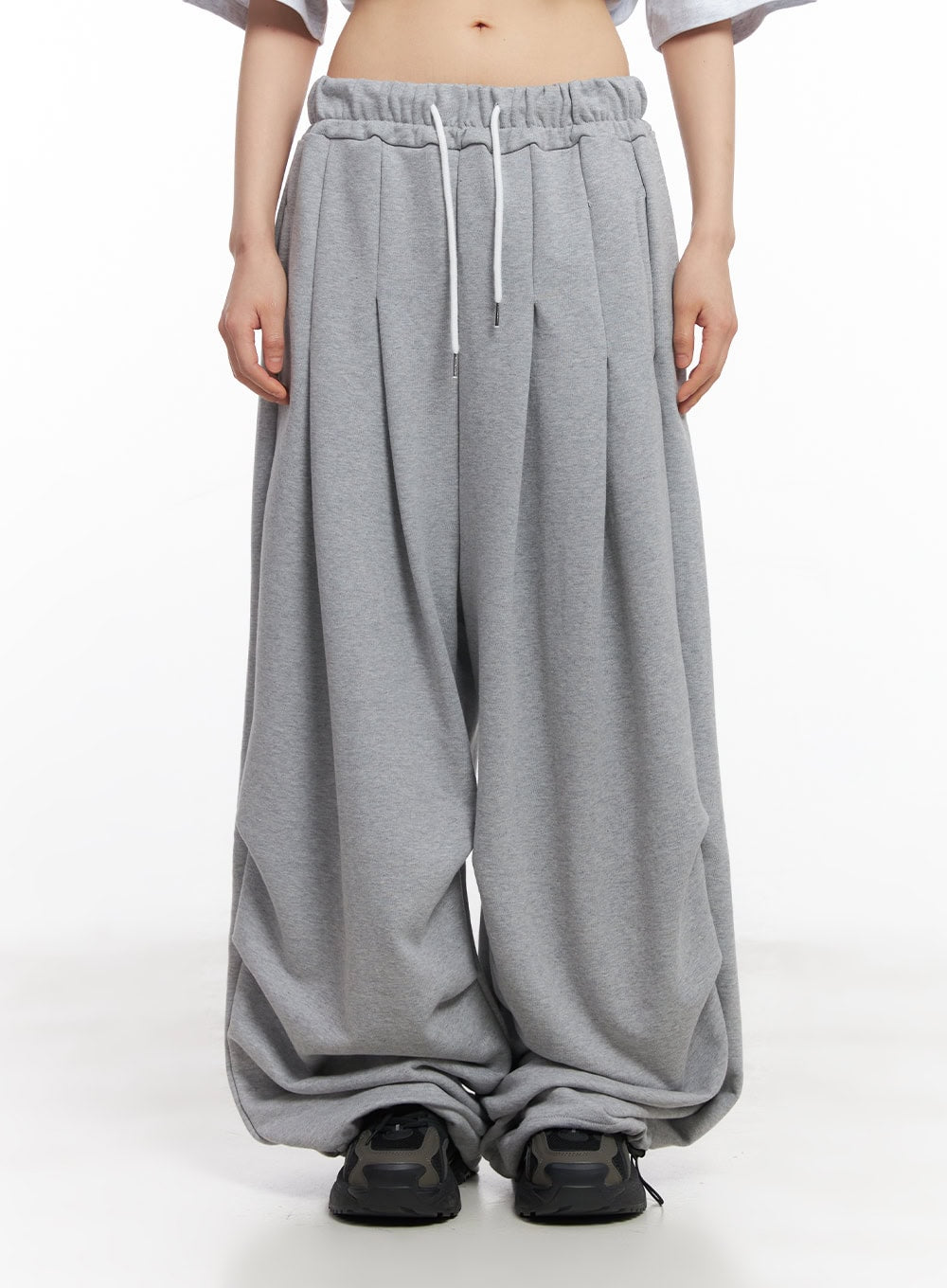 Wide-Fit Pintuck Sweatpants CY512