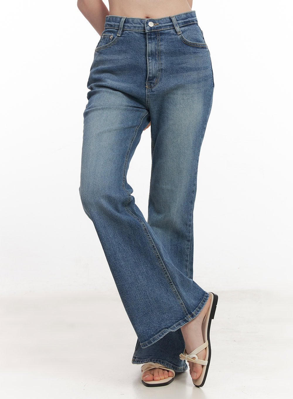 Gracie Washed Bootcut Jeans CA501
