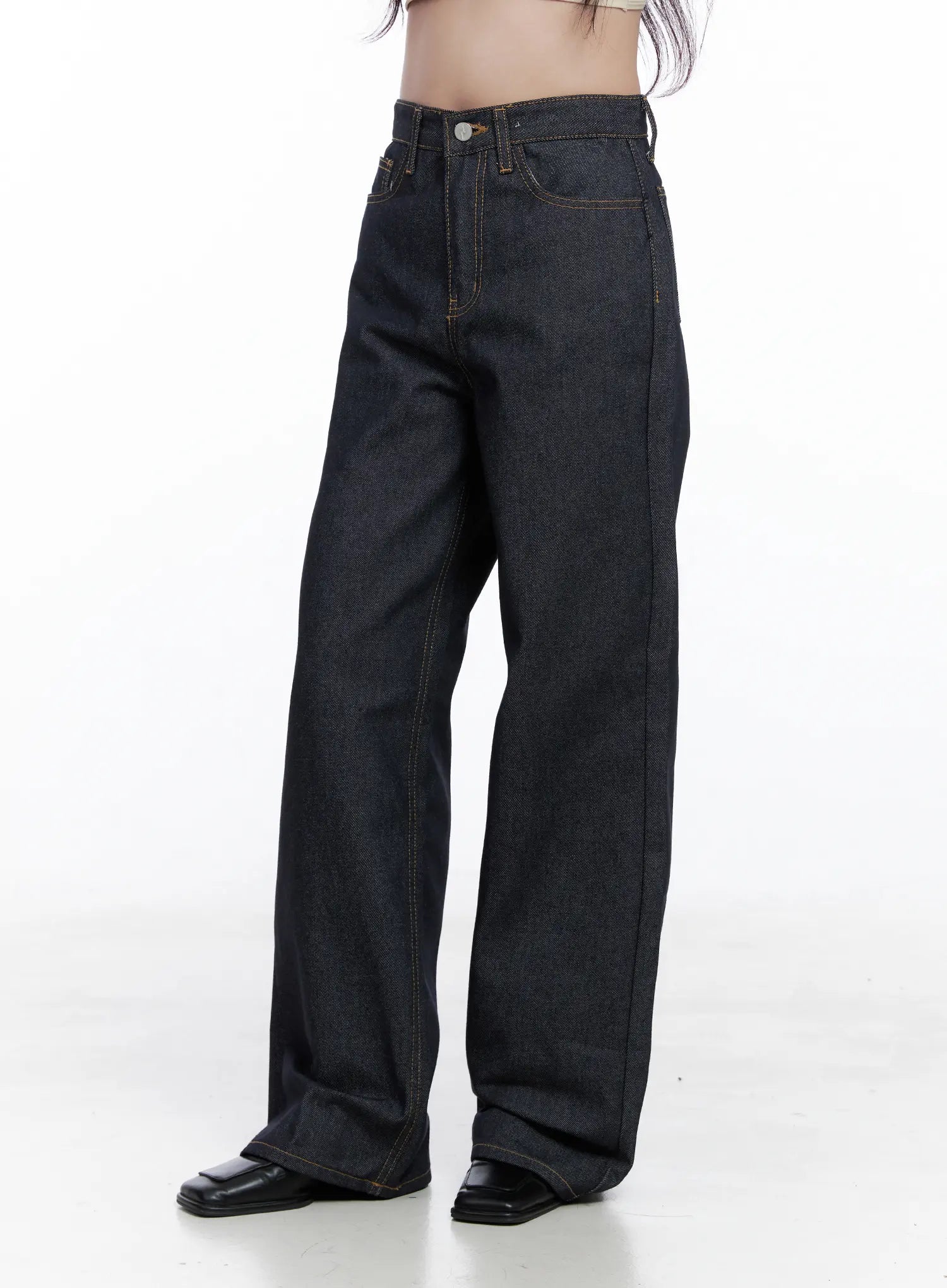 Reyna Non-Fade Relaxed Jeans CS519