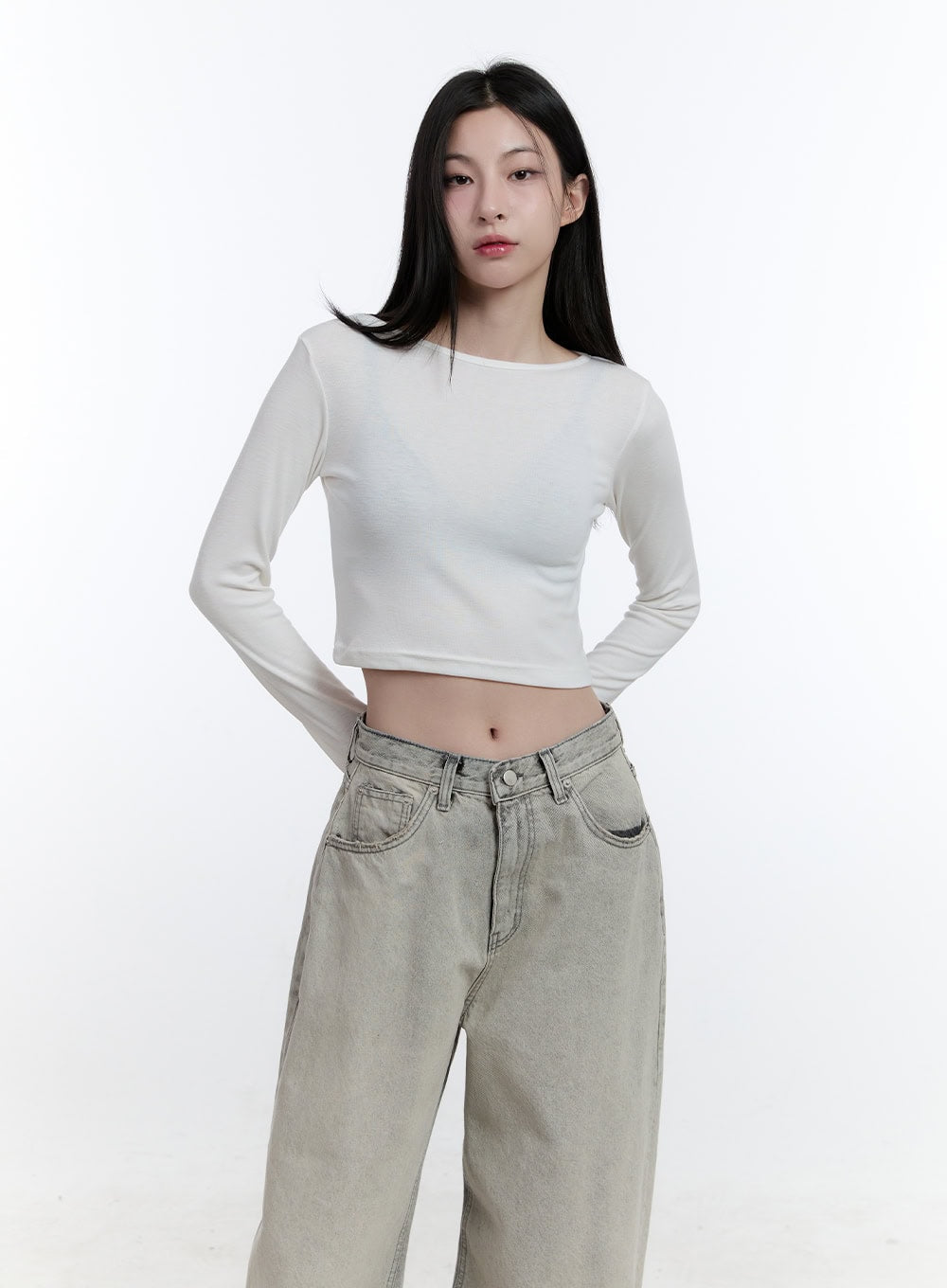 Essential Slim-Fit Long-Sleeve Crop Top CJ520
