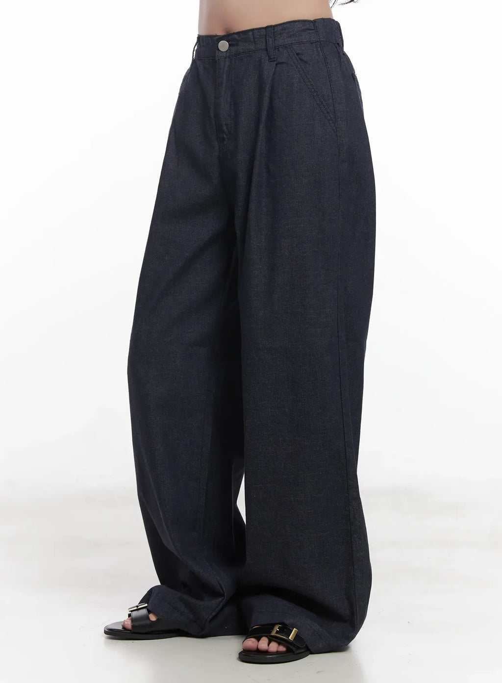 Yoona Wide-Leg Pintuck Jeans CU523