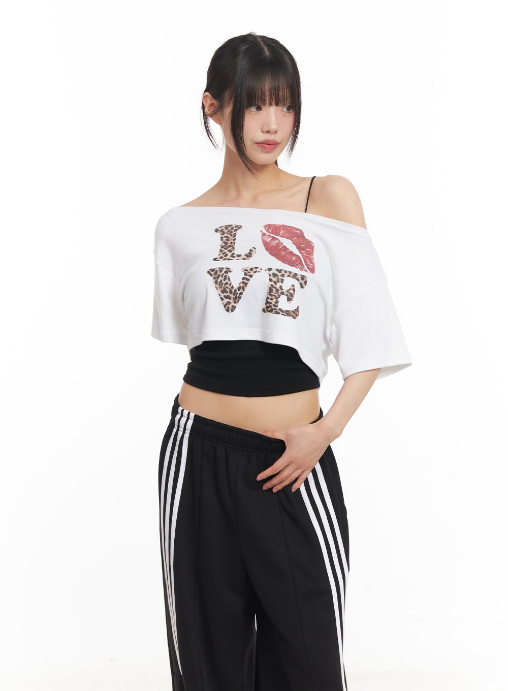 One-Shoulder Leopard Graphic Crop Top CA523