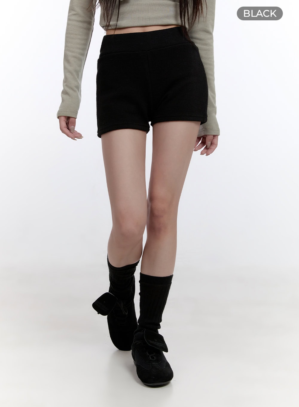 Slim-Fit Solid Shorts CO418