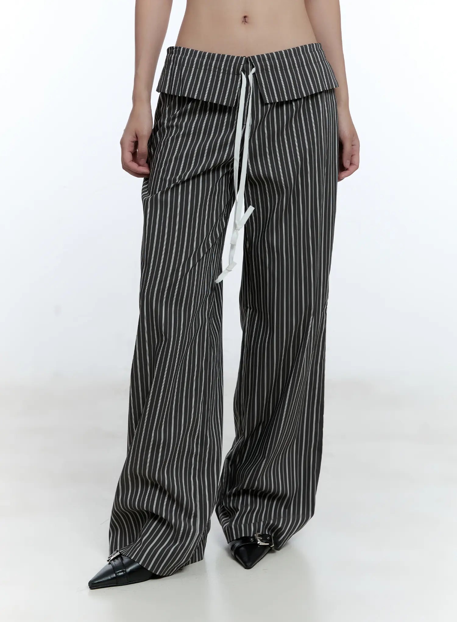 Wide-Fit Low-Waist Striped Pants CU526