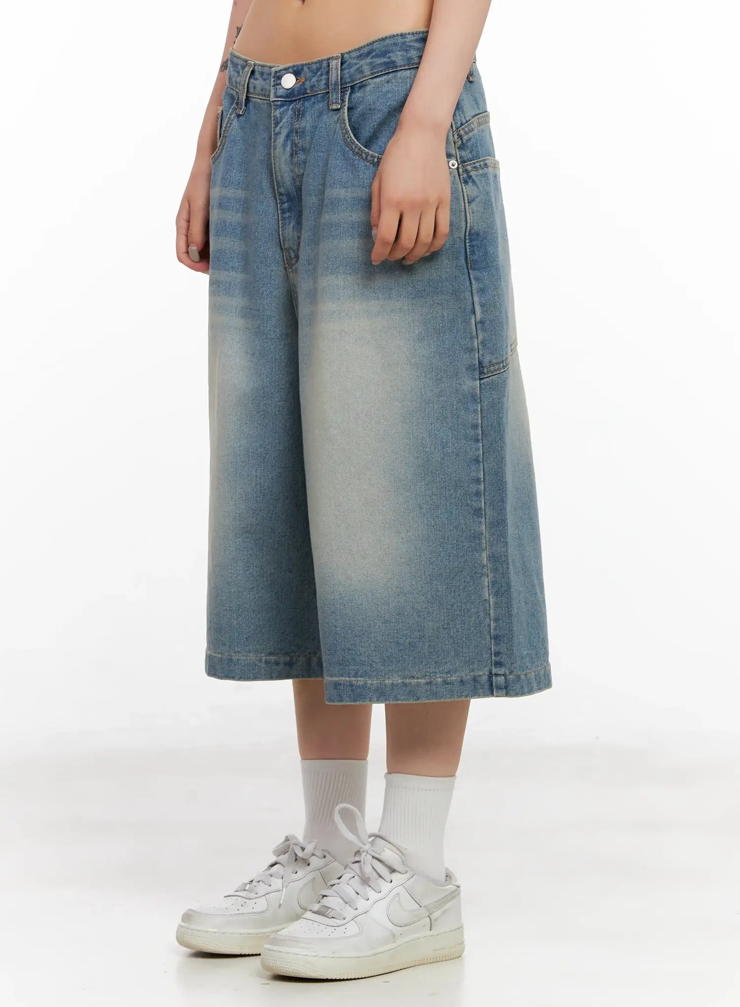 Washed Big-Pocket Denim Jorts CL525