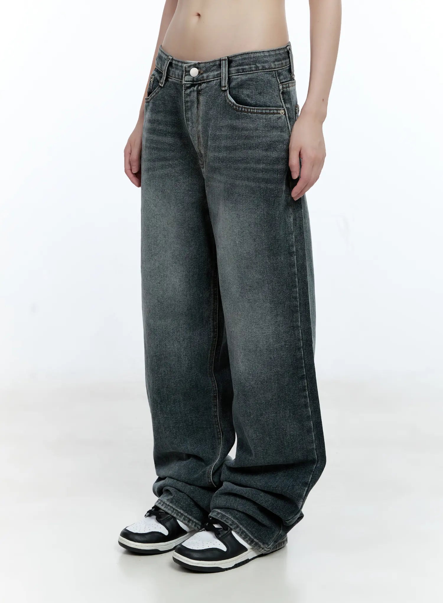 Soomin Vintage-Wash Wide-Leg Jeans CG511