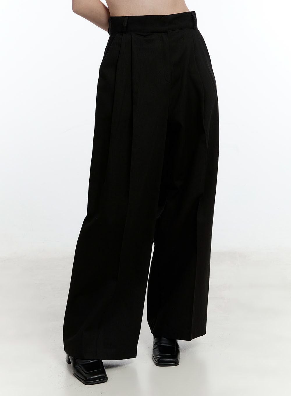 Pintuck Wide-Fit Slacks CM521