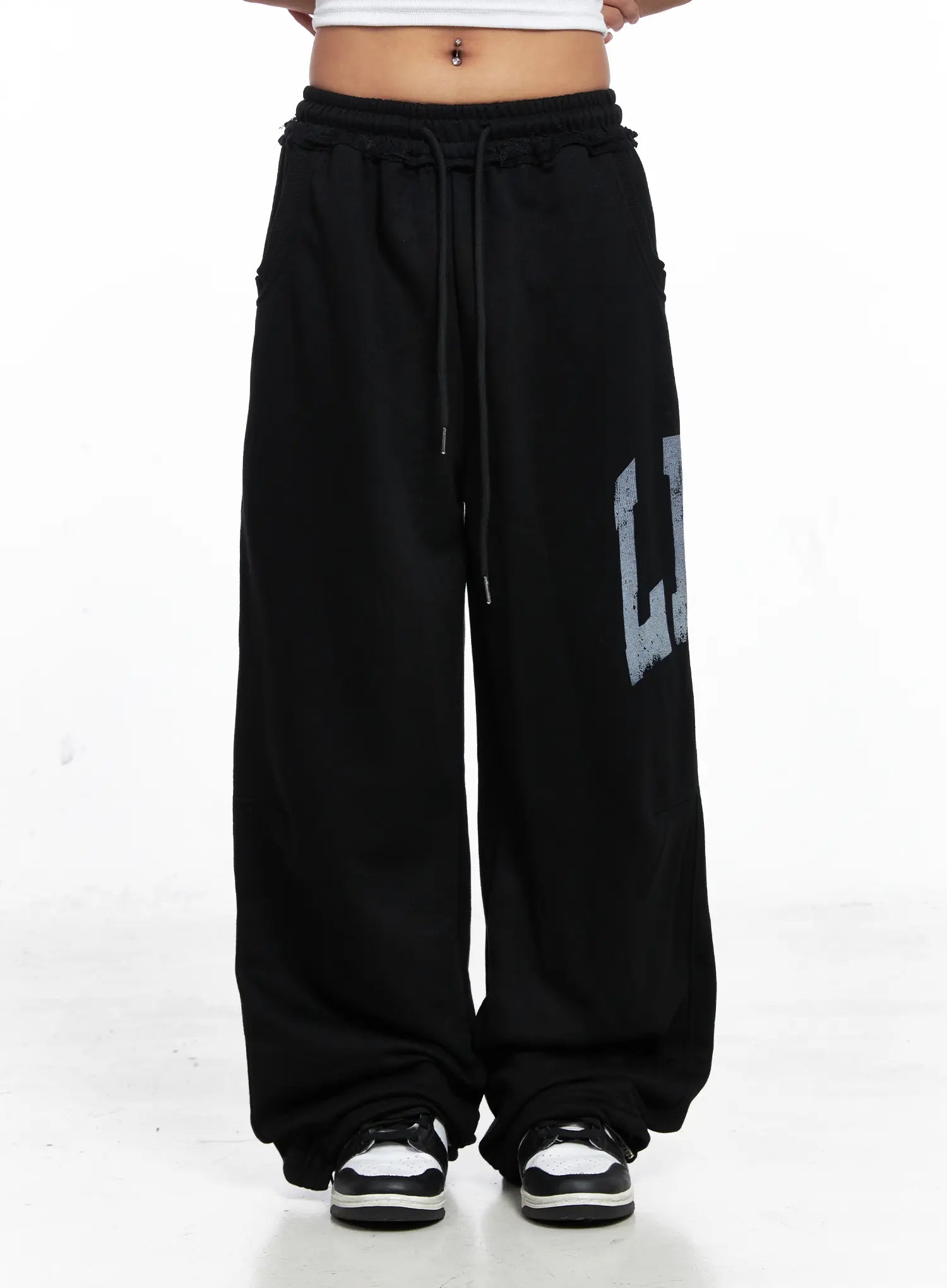Side Graphic Wide-Leg Sweatpants CO510