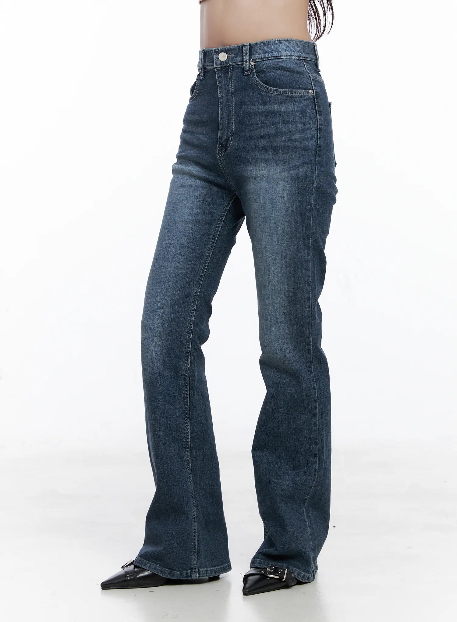 Baylor Mid-Rise Flared Jeans CS519