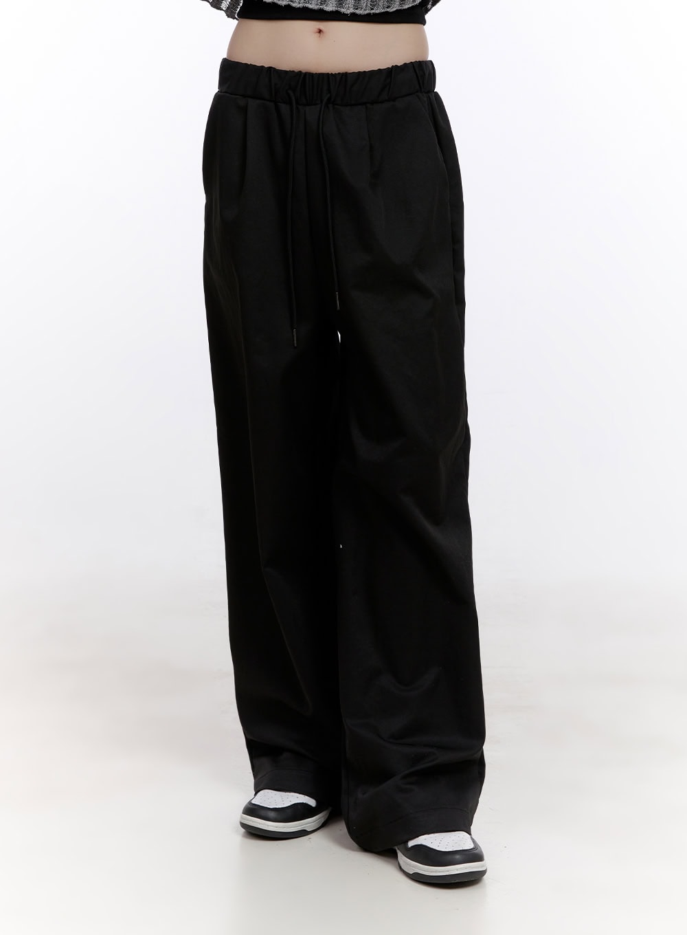 Essential Wide-Fit Sweatpants CF511