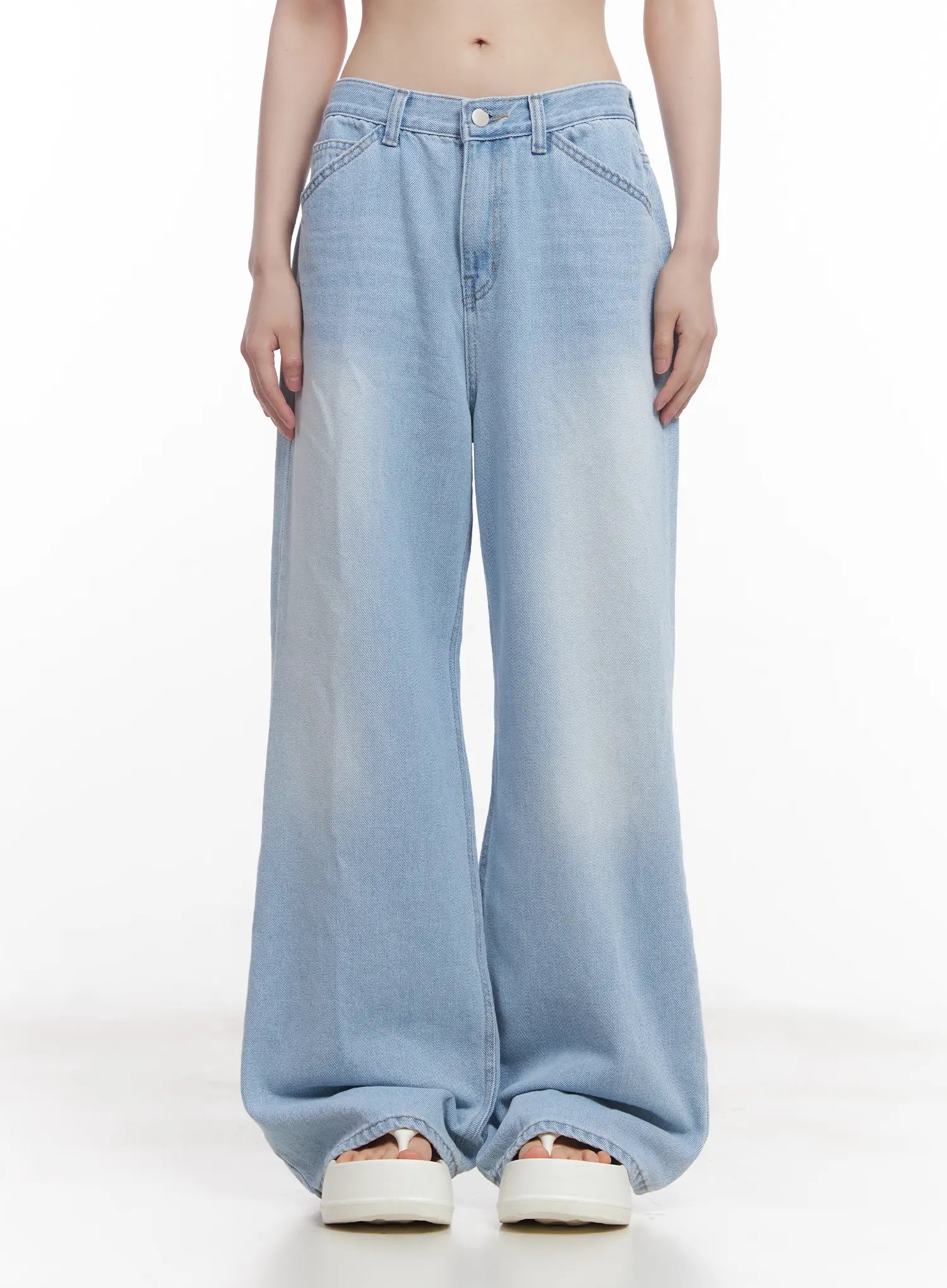 Haerin Washed Wide-Leg Jeans CU519