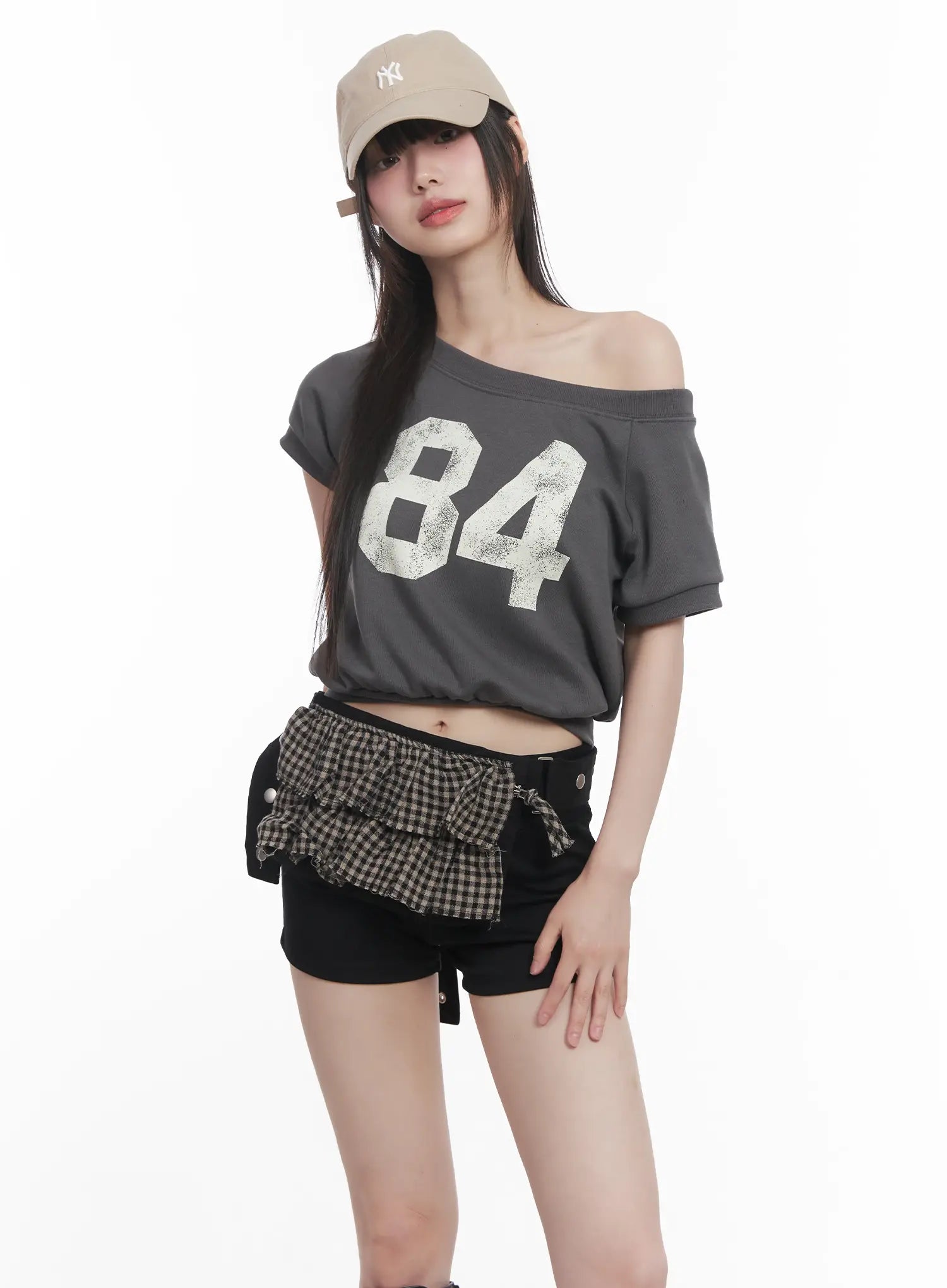 Asymmetric Graphic Relaxed-Fit Crop Top CU518