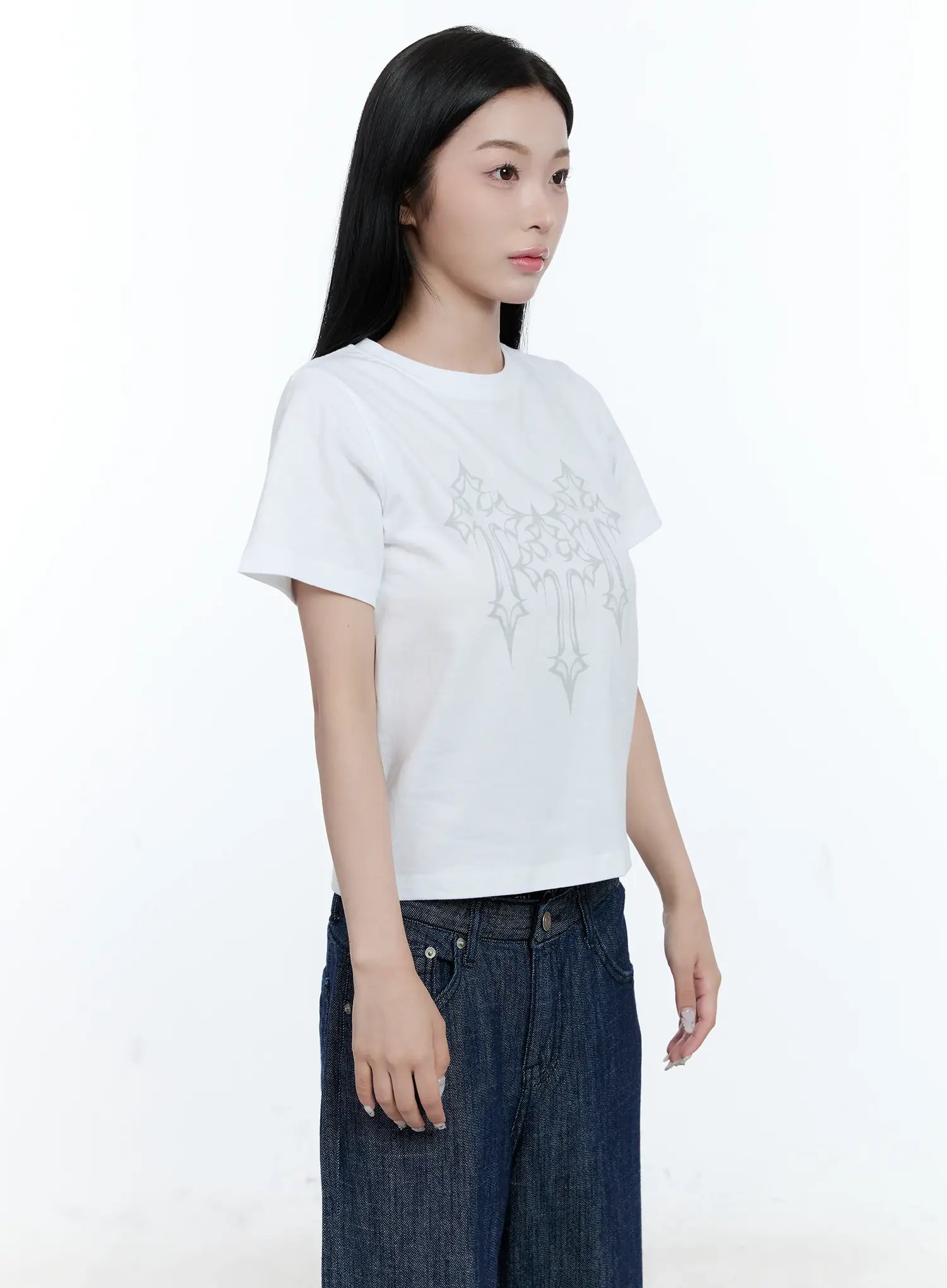 Graphic Print Semi-Crop Tee CL530