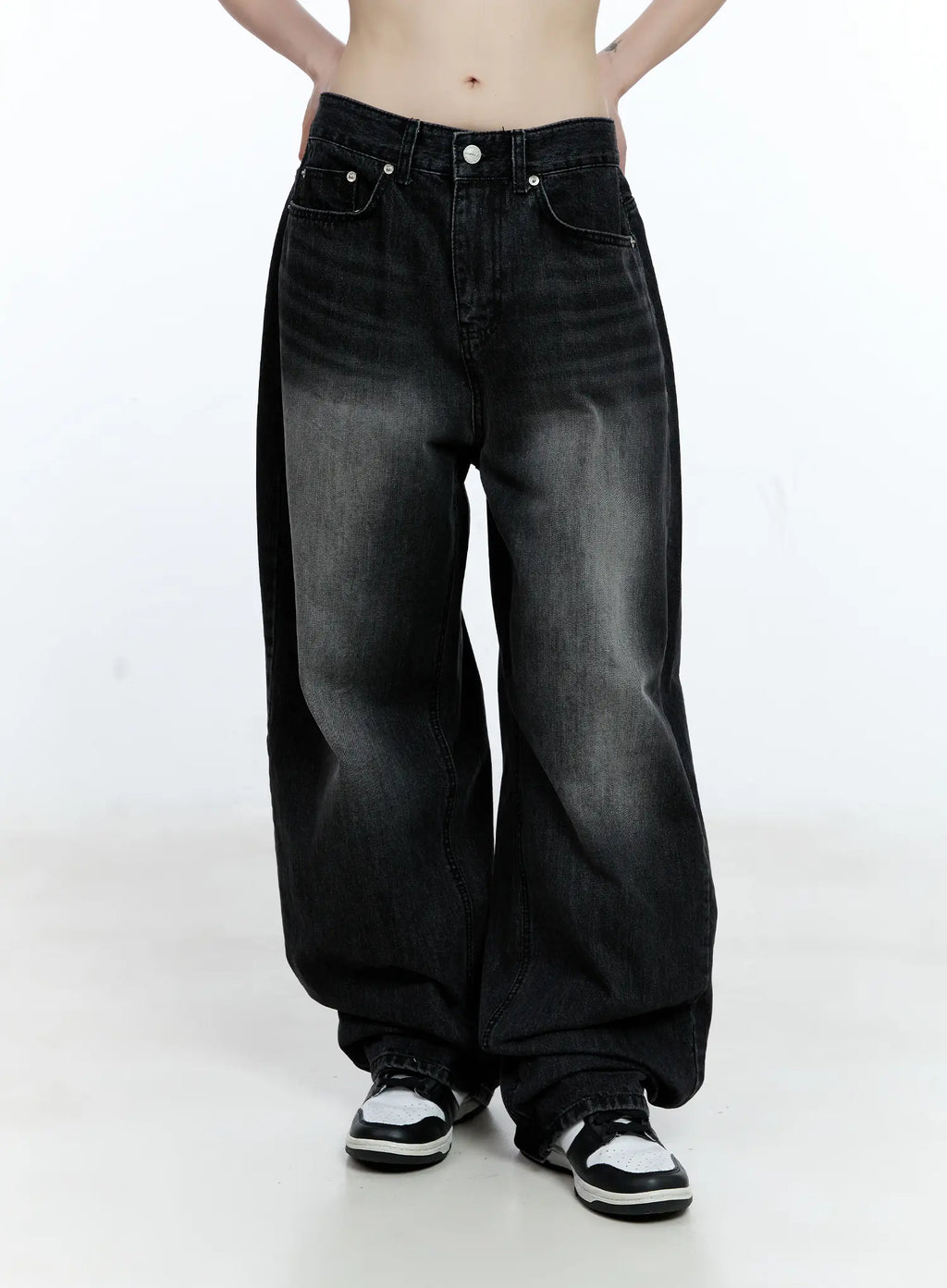 Gayeon Washed Wide-Leg Jeans CG507