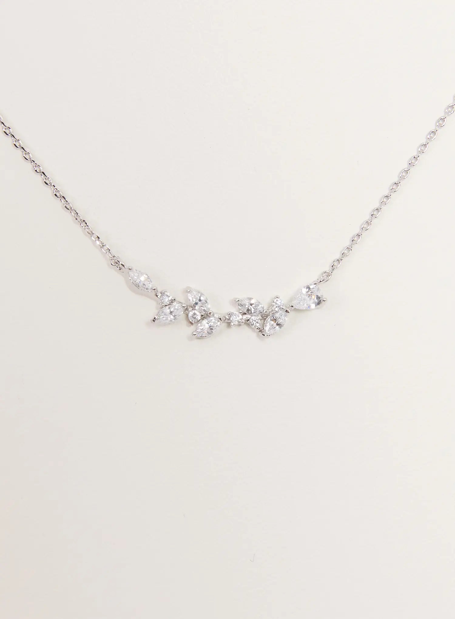 Stalk Line Necklace IS517