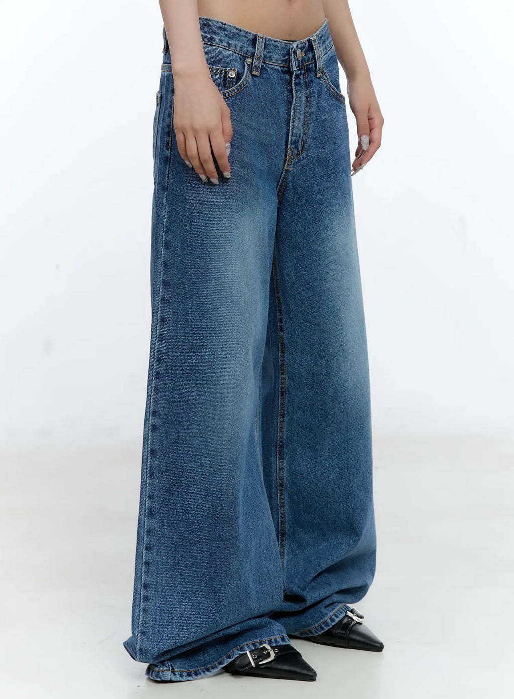 Dahye Washed Relaxed-Fit Denim Jeans CL530