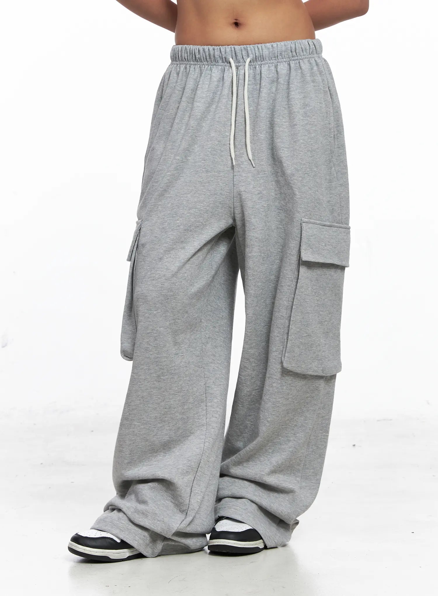 Relaxed Fit Cargo Sweatpants CO513