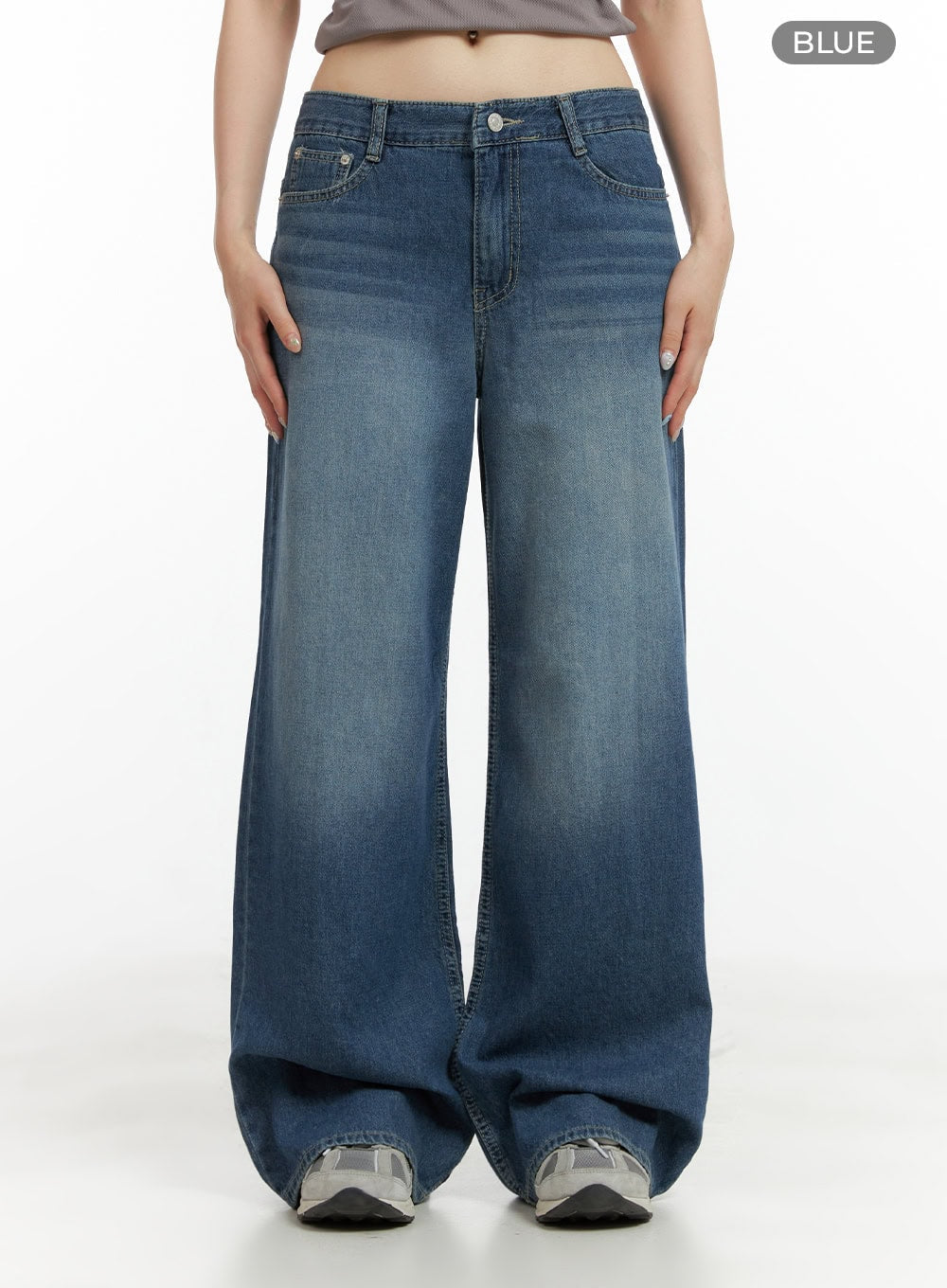 Low-Rise Washed Denim Baggy Jeans CL422